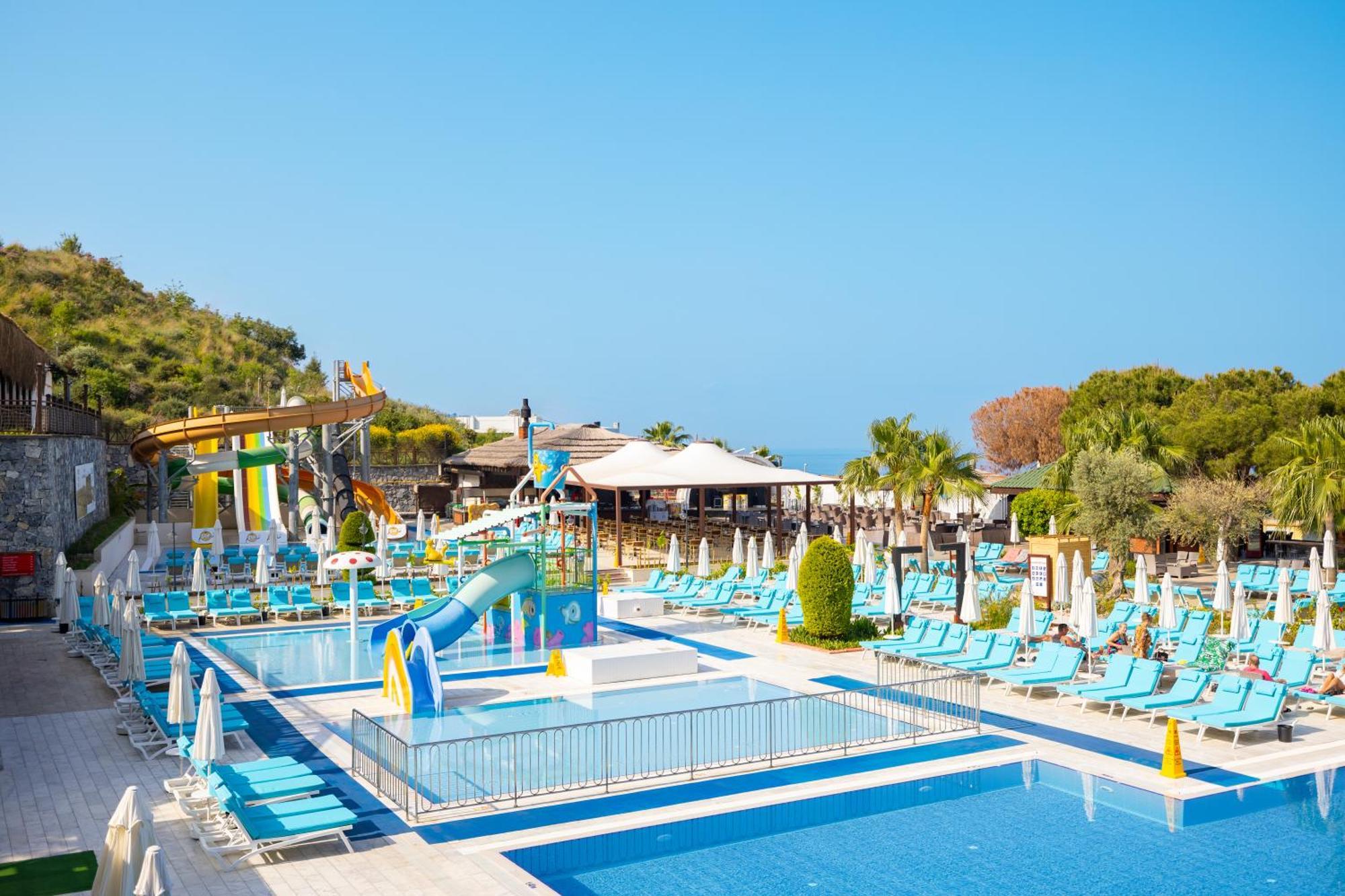 Ramada Resort Kusadasi & Golf Dış mekan fotoğraf