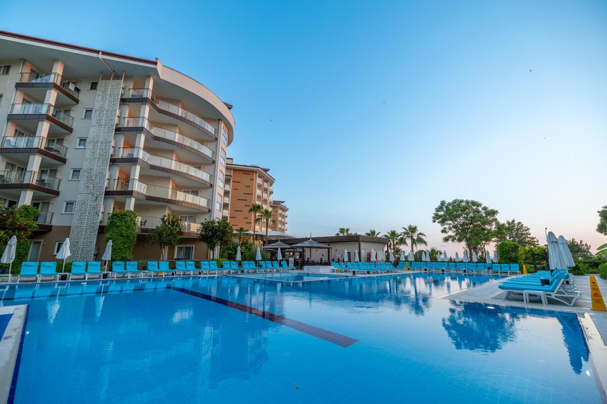 Ramada Resort Kusadasi & Golf Dış mekan fotoğraf