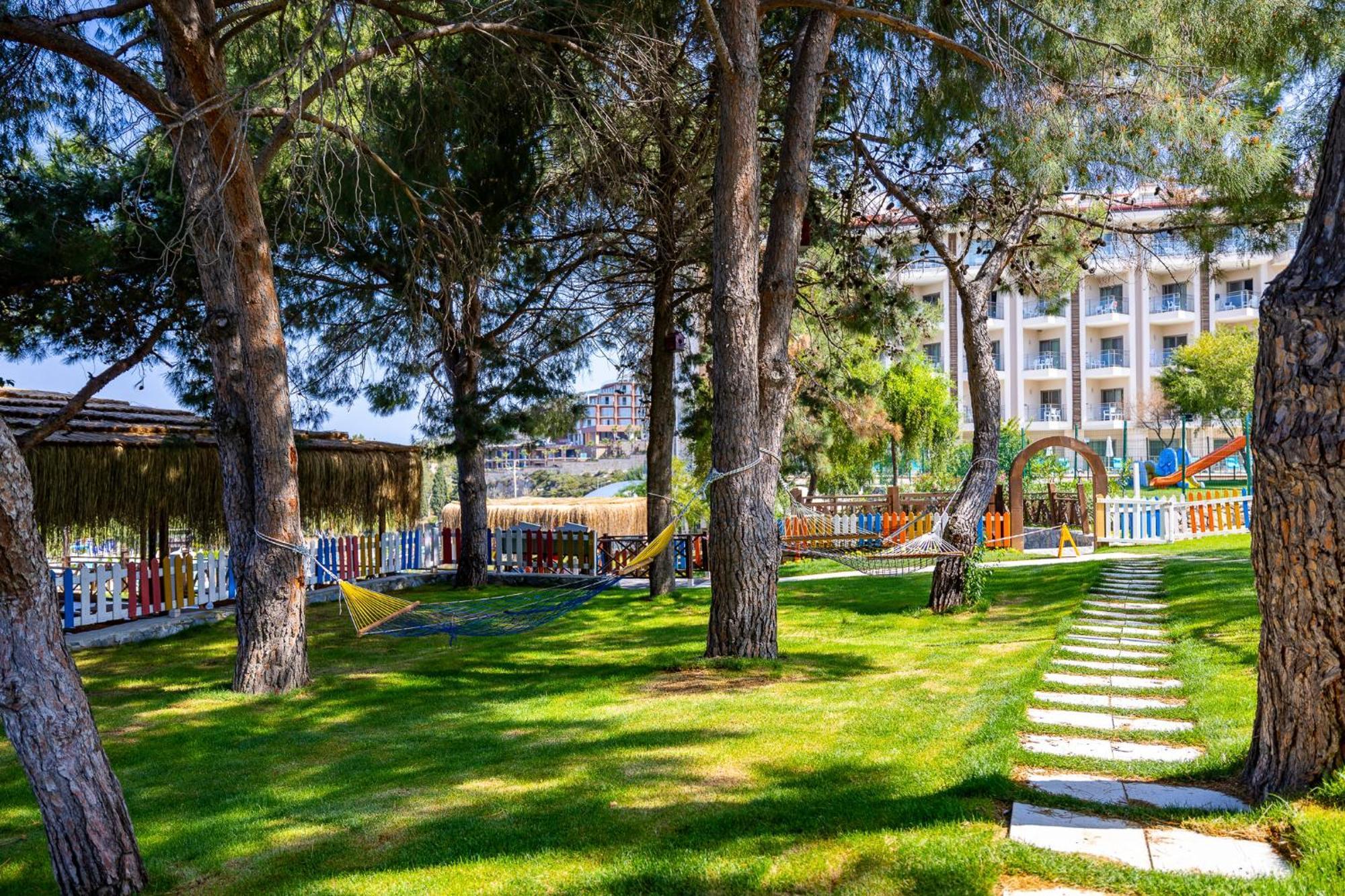 Ramada Resort Kusadasi & Golf Dış mekan fotoğraf