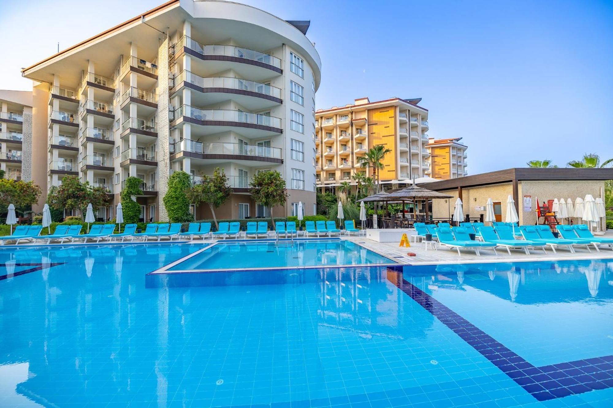 Ramada Resort Kusadasi & Golf Dış mekan fotoğraf